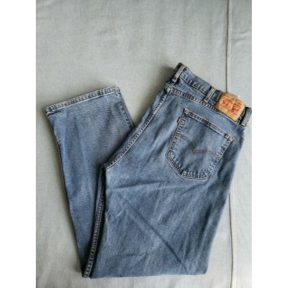 MEN'S LEVIS 505 STRAIGHT LEG JEANS  Medium Wash High Rise 42 x 32 Actual 41 x 30 - Picture 1 of 12